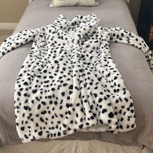 Shein dalmatian coat size small